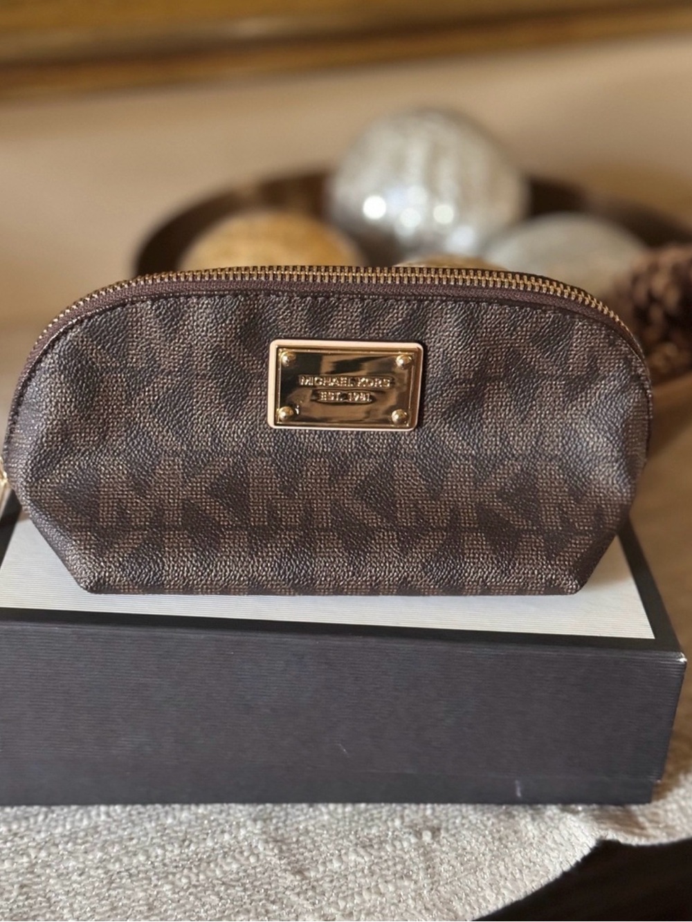 Michael Kors Brown Authentic Logo Cosmetic Case - Picture 6 of 6